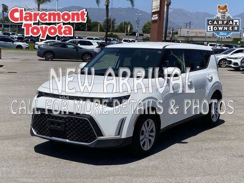Used 2025 Kia Soul LX FWD image 1