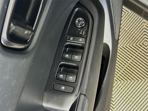 Used 2023 Hyundai Venue Limited w/ Cargo Package FWD image 19