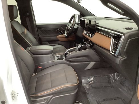 Used 2023 GMC Canyon AT4 image 23