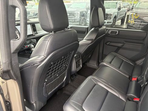 Certified 2025 Ford Bronco Badlands AWD/4WD image 8