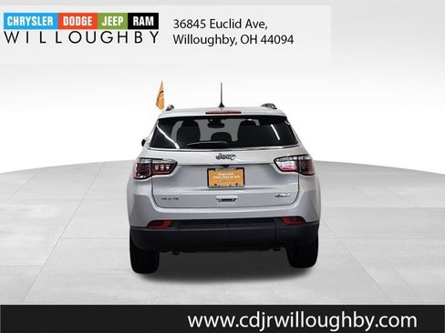 Certified 2024 Jeep Compass Latitude image 7