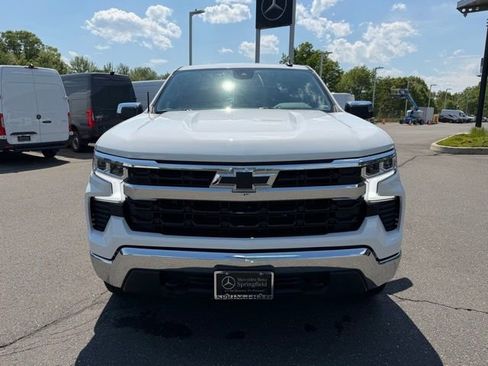 Used 2022 Chevrolet Silverado 1500 LT AWD/4WD image 2