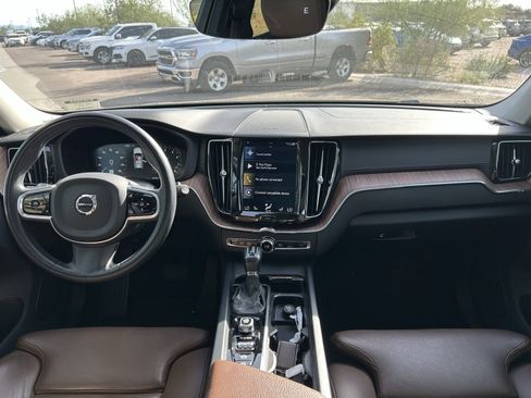 Used 2019 Volvo XC60 T5 Inscription image 17
