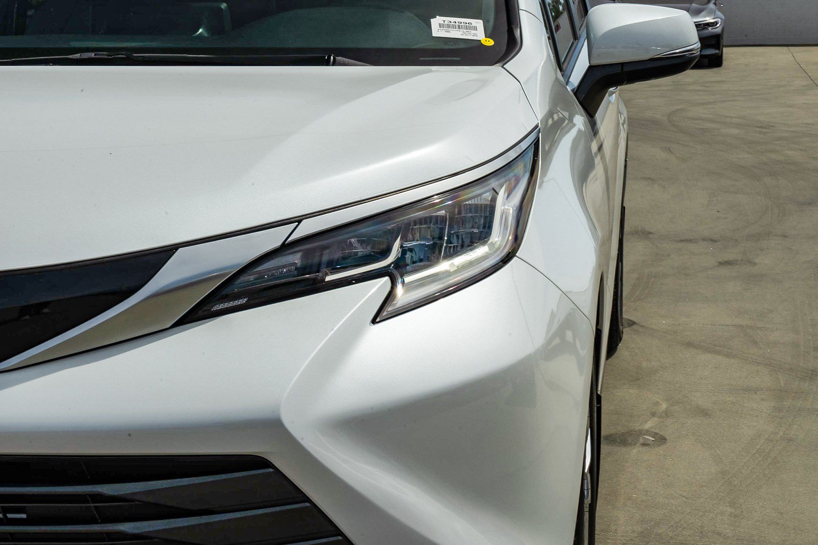 Certified 2023 Toyota Sienna Limited AWD/4WD image 8