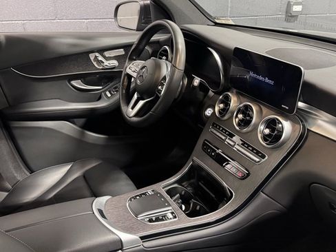 Used 2022 Mercedes-Benz GLC 300 4MATIC image 11