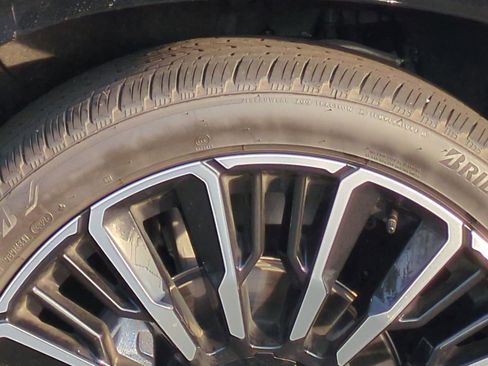 Used 2026 Chevrolet Tahoe High Country image 12