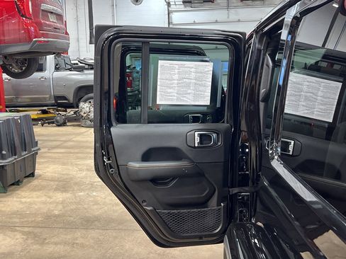 Used 2025 Jeep Wrangler Backcountry image 33