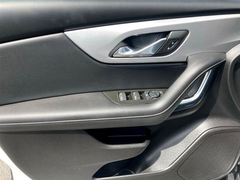 Used 2023 Chevrolet Blazer LT image 9