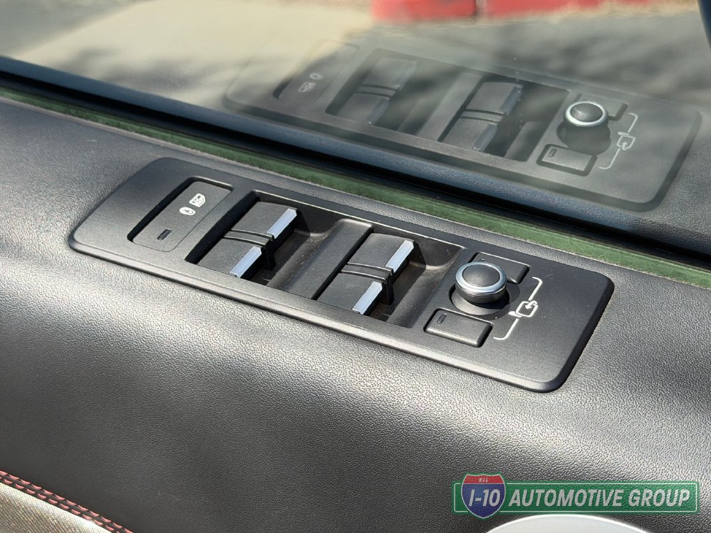 Used 2018 Land Rover Discovery HSE AWD/4WD image 17