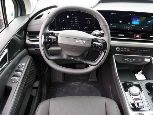 New 2027 Kia Carnival SX w/ Dark Edition Package FWD image 15