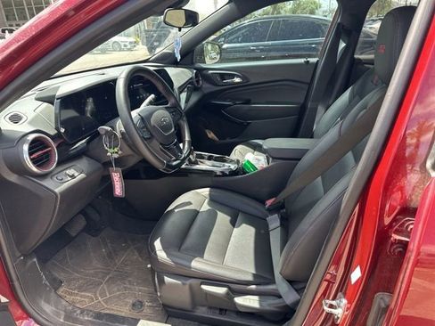 Used 2025 Chevrolet Trax RS w/ Driver Confidence Package FWD image 11