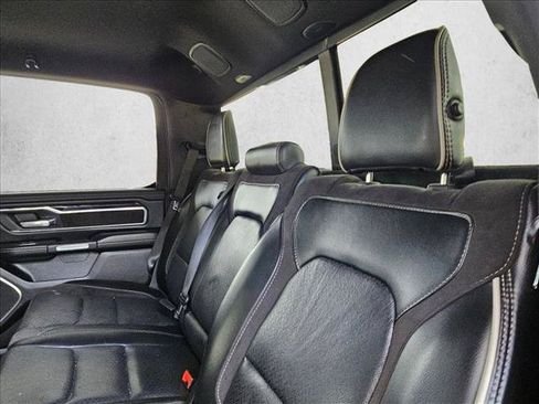 Used 2019 RAM 1500 Laramie AWD/4WD image 12