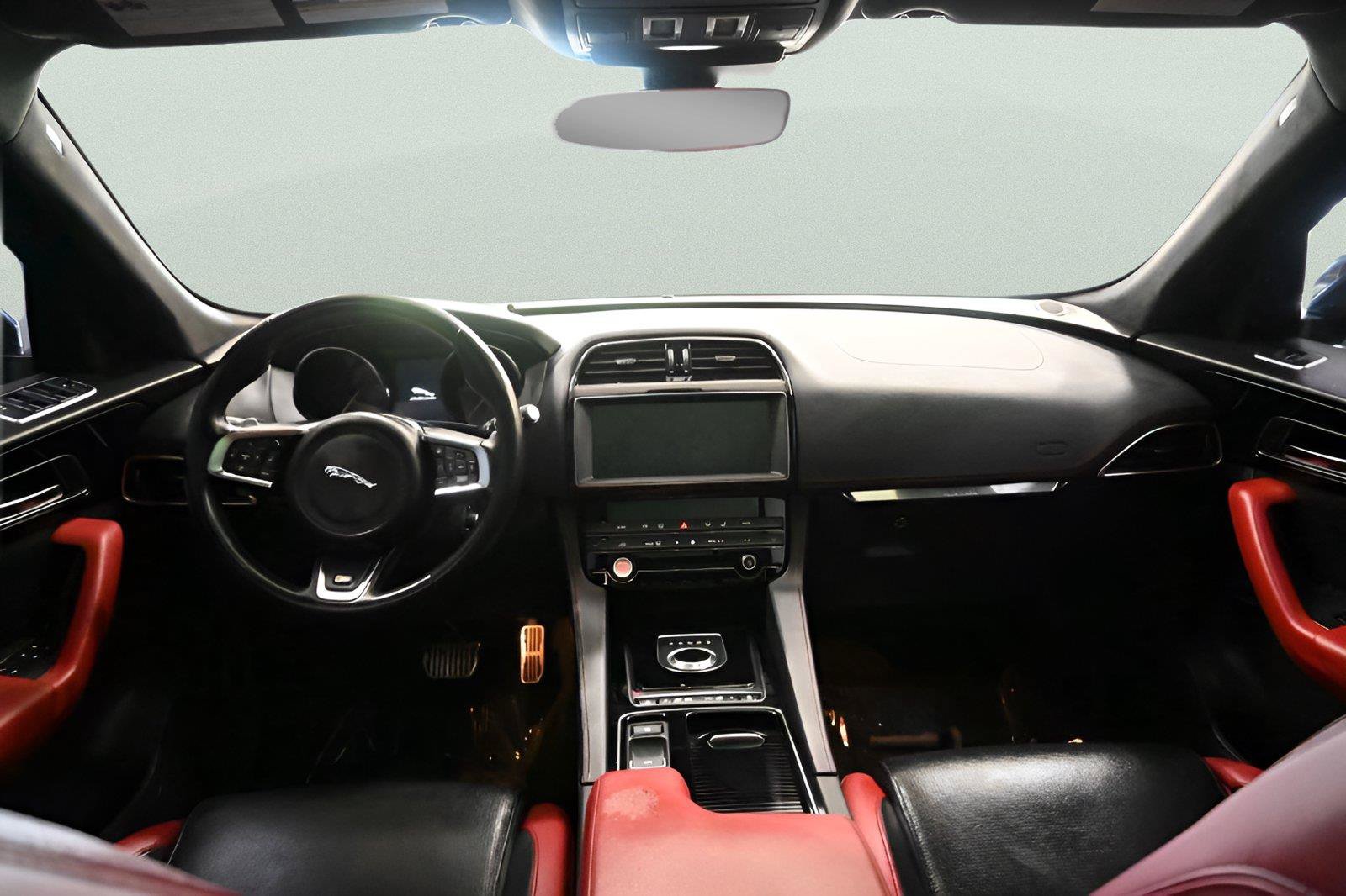 Used 2020 Jaguar F-PACE S AWD/4WD image 15