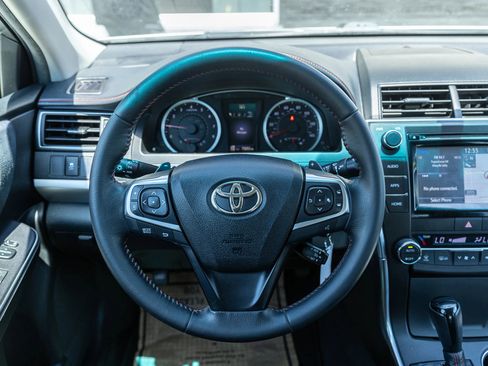 Used 2015 Toyota Camry XSE FWD image 31