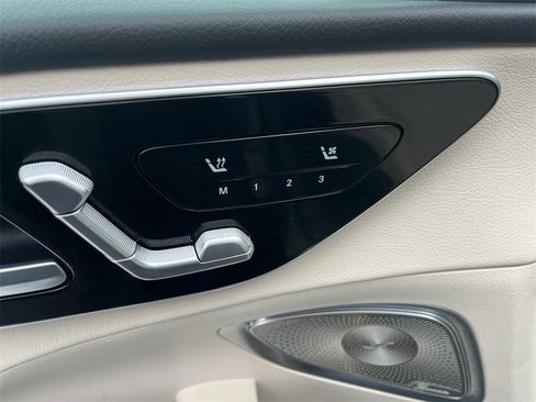 Certified 2025 Mercedes-Benz C 300 4MATIC Sedan image 17