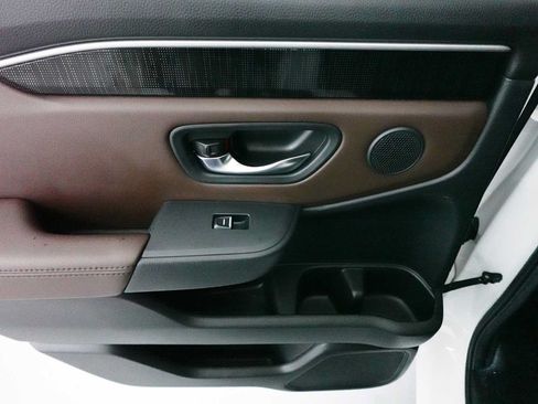 Used 2025 Honda Pilot Elite image 25
