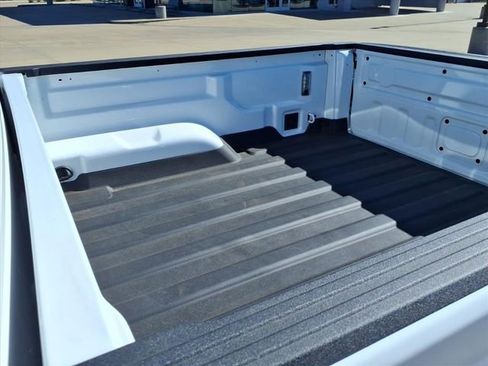 Used 2025 Jeep Gladiator Sport image 17