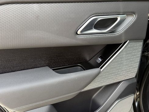 Used 2023 Land Rover Range Rover Velar R-Dynamic S image 37