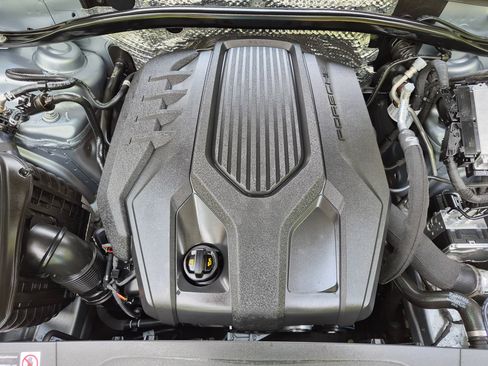 Certified 2026 Porsche Macan AWD/4WD image 35