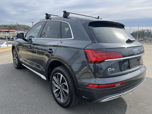 Used 2021 Audi Q5 Premium w/ Convenience Package image 7