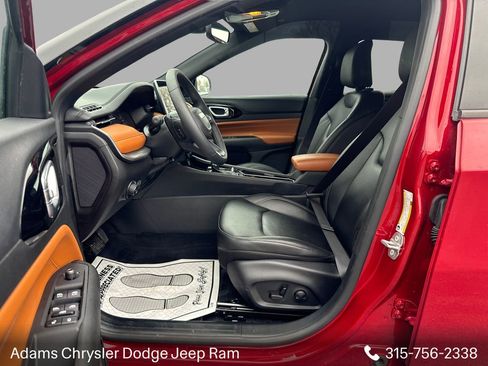 Used 2025 Jeep Compass Limited AWD/4WD image 15