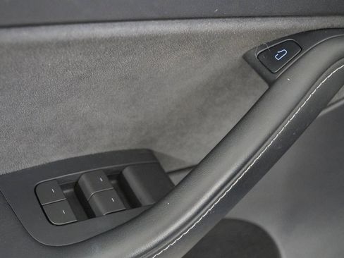 Used 2023 Tesla Model Y Long Range image 21