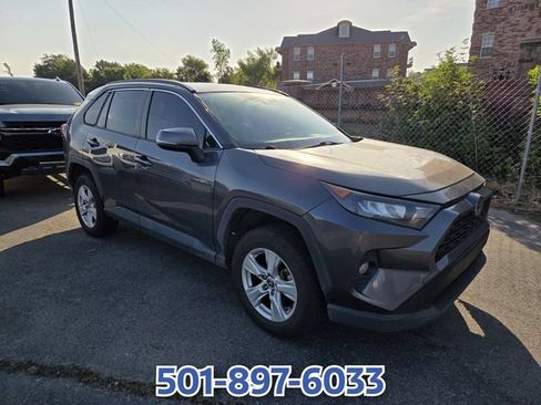 Used 2021 Toyota RAV4 XLE FWD image 3
