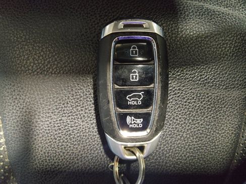 Used 2020 Hyundai Santa Fe Limited image 32