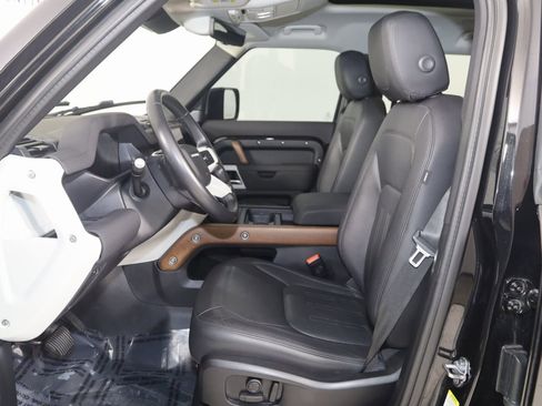 Used 2022 Land Rover Defender 110 SE image 12