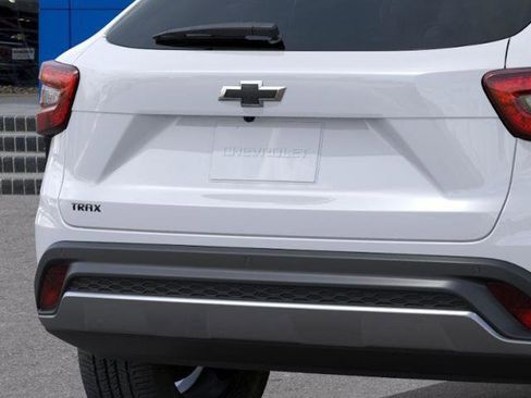 New 2026 Chevrolet Trax LT image 14