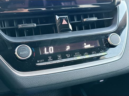 Used 2025 Toyota Corolla LE image 22