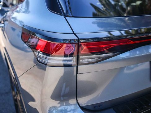 New 2026 Volkswagen Tiguan SE R-Line image 9