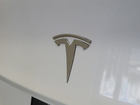 Used 2022 Tesla Model 3 Standard Range RWD image 7