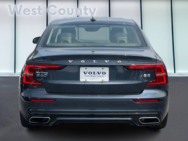 Certified 2022 Volvo S60 B5 Momentum FWD image 6