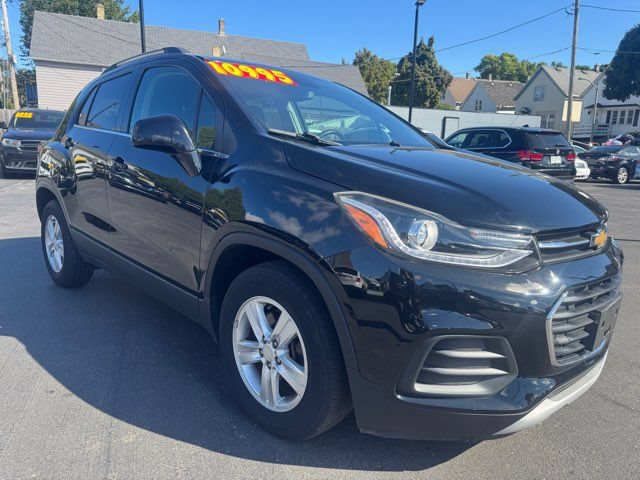Used 2017 Chevrolet Trax LT w/ Driver Confidence Package FWD image 1