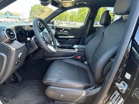 Used 2025 Mercedes-Benz GLC 300 image 11