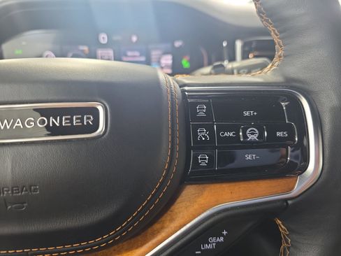 Used 2024 Jeep Grand Wagoneer L Series III AWD/4WD image 18
