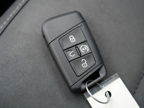 Certified 2024 Volkswagen Taos SE AWD/4WD image 37