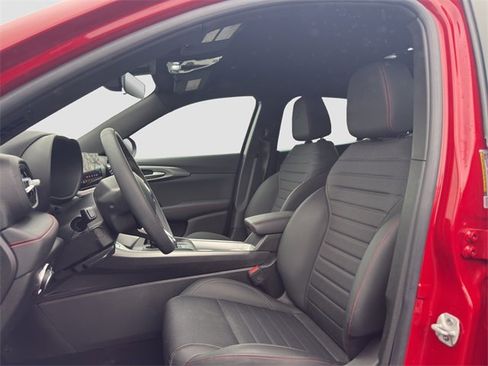 Used 2023 Dodge Hornet GT w/ GT Blacktop Package image 9