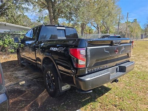 Used 2024 Nissan Titan PRO-4X w/ Pro-4x Convenience Package image 3