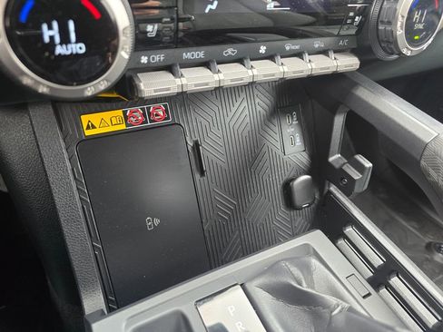 Used 2025 Toyota Tacoma Trailhunter image 29