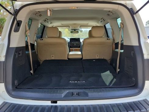 Used 2023 Nissan Armada SL w/ Captain's Chairs Package image 9