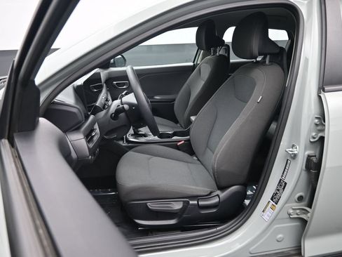 Used 2025 Kia K4 FWD image 20