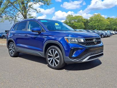 Certified 2022 Volkswagen Taos SE w/ Panoramic Sunroof Package