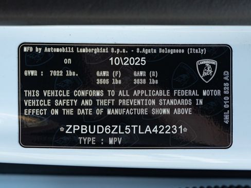 Used 2026 Lamborghini Urus SE AWD/4WD image 47