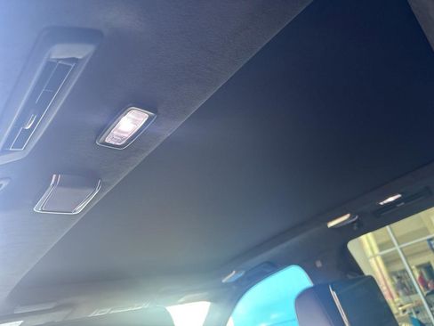 Used 2023 Cadillac Escalade Sport Platinum image 19