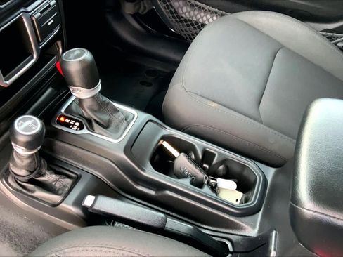 Used 2023 Jeep Wrangler Sport image 29