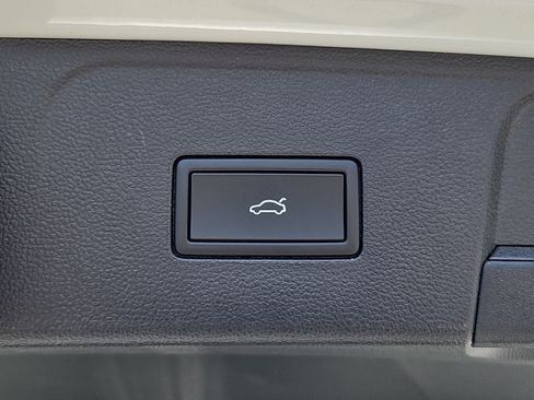 New 2026 Volkswagen Atlas Peak Edition AWD/4WD image 13