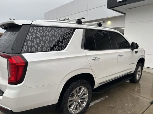 Used 2021 GMC Yukon SLT image 3