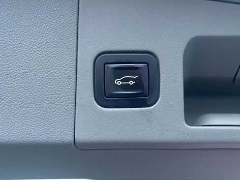 Used 2017 Cadillac XT5 Luxury image 15